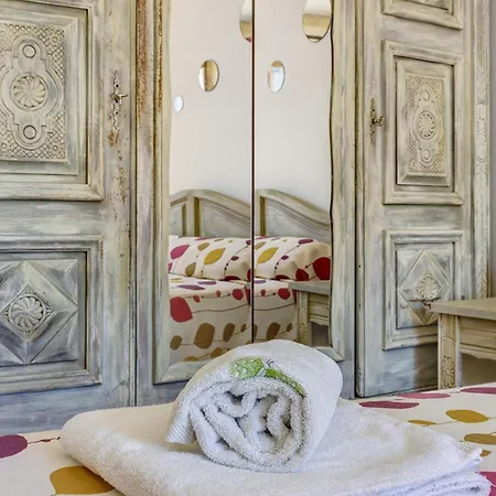 La Ferme De La Croix D'allon Bed & Breakfast 3*