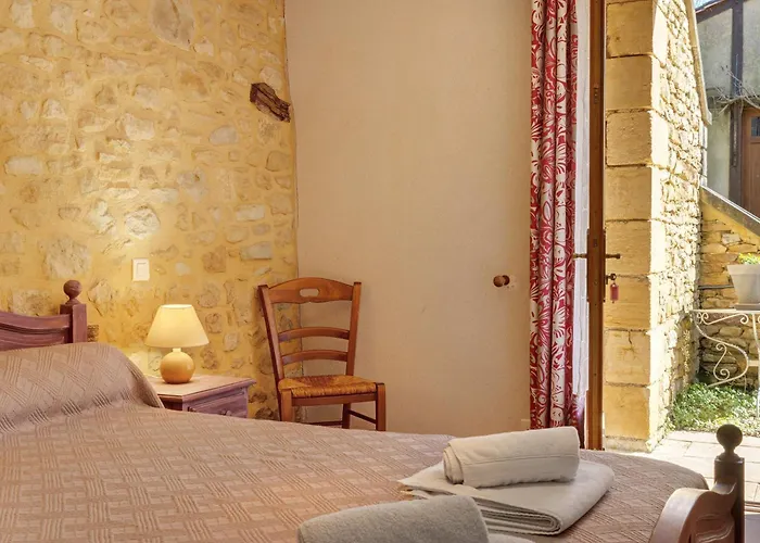 La Ferme De La Croix D'allon Frühstückspension Sarlat